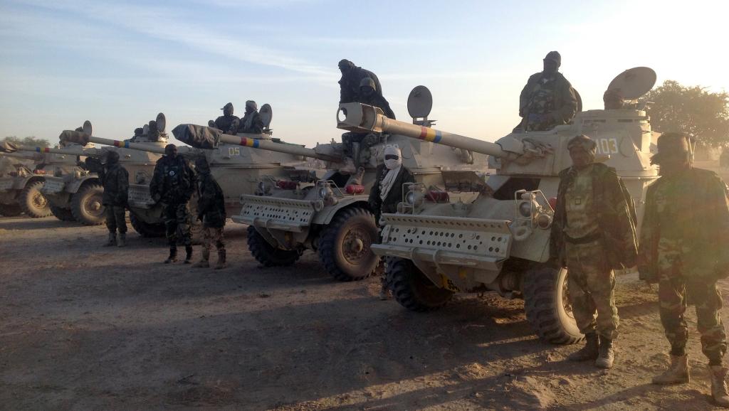 Des troupes tchadiennes à la frontière entre le Nigeria et le Cameroun, le 21 janvier 2015. AFP PHOTO / ALI KAYA