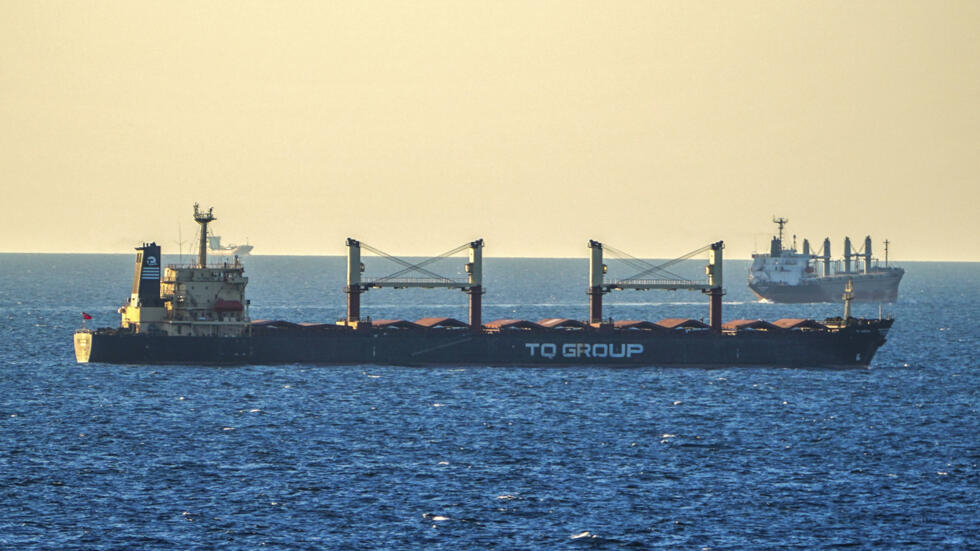 Ukraine: la Russie met en garde tout cargo céréalier en mer Noire