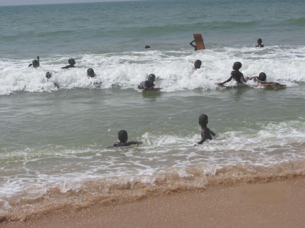 Un jeune de 15 ans meurt noyé ce samedi à la plage de Somone: il voulait sauver son grand frère…