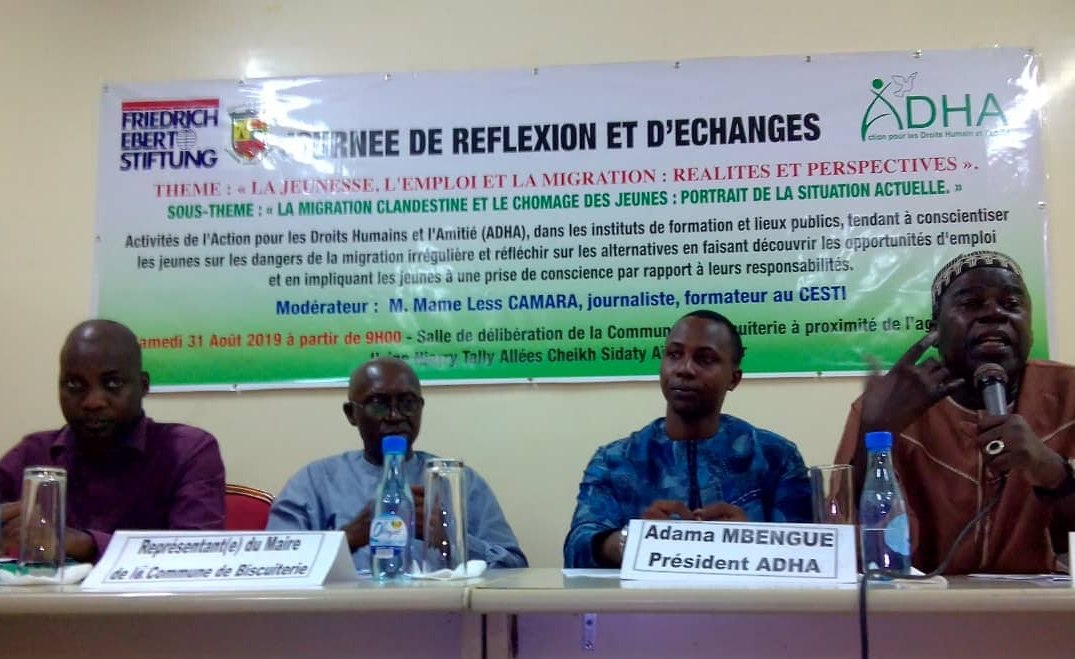 ADHA dénonce les "graves abus" contre les migrants africains noirs et les accords signés