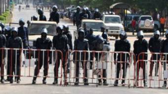 Des soldats burkinabè lors des manifestations de la société civile en 2014