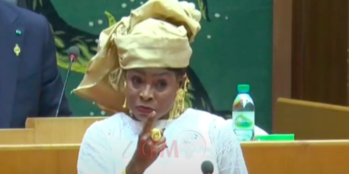 Assemblée nationale: la député Coura Macky veut faire de Juan Branco "son laveur de vaisselles"