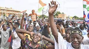 Niger: les soutiens de la junte donnent de la voix au stade Général Seyni Kountché de Niamey