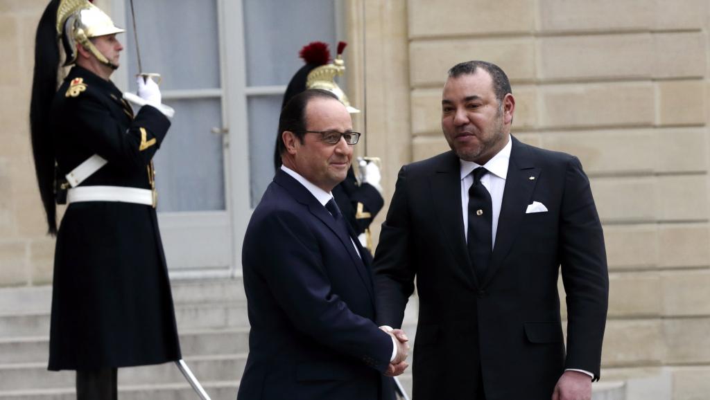 Une rencontre entre François Hollande et Mohammed VI qui met un terme à une année de brouille diplomatique entre le Maroc et la France, au palais de l'Elysée à Paris, le 9 février 2015. REUTERS/Philippe Wojazer