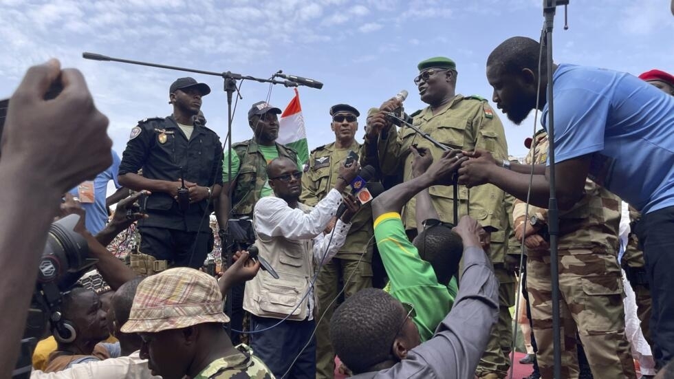 Niger: Mali et Burkina Faso renouvellent leur soutien aux putschistes