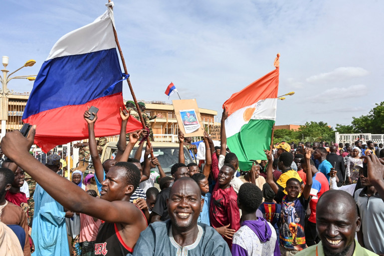 Niger: des milliers de personnes ont manifesté près de la base militaire française à Niamey