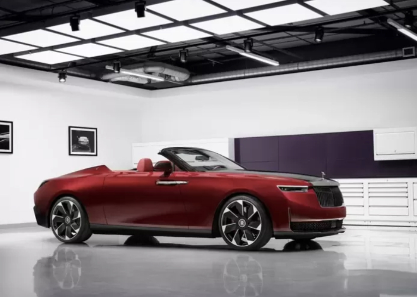 Qui est le mystérieux couple qui a acheté la nouvelle voiture la plus chère du monde?