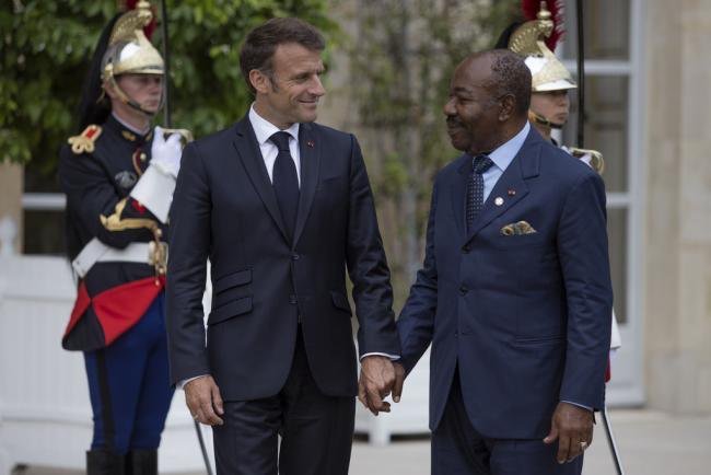 Gabon : "La France condamne le coup d'État militaire qui est en cours", affirme le porte-parole du gouvernement