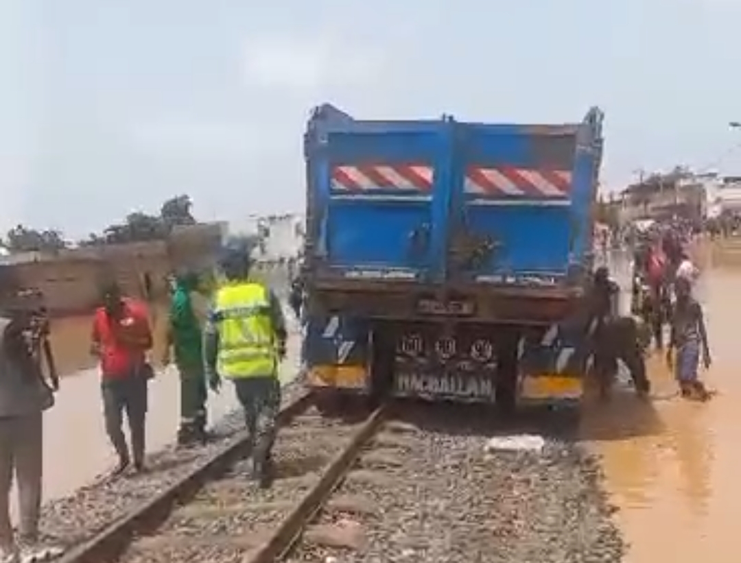 Darou Marnane (Touba) : Un camion tombe en panne sur les rails