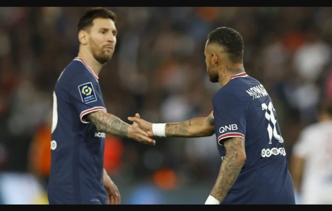 Robert Pirès charge violemment Messi et Neymar