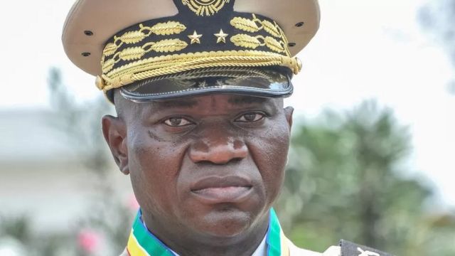 Gabon: le général Oligui, président de transition, promet le pouvoir aux civils