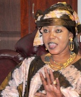 "Wade fait pitié ; sa place est ni en prison, ni en résidence surveillée, mais en centre psychiatrique !" Selon Awa Gueye