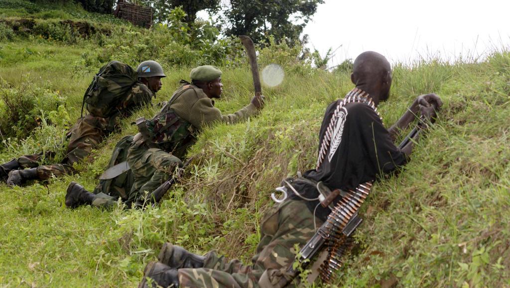Des soldats de l'armée congolaise en opération au nord de Goma, le 31 octobre 2013. REUTERS/Kenny Katombe