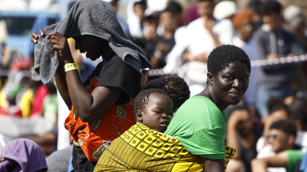 À Lampedusa, les évacuations de migrants font un peu retomber la pression
