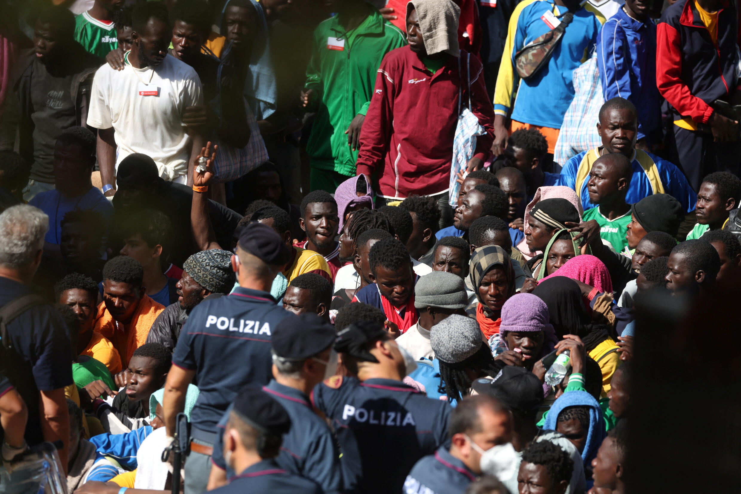 À Lampedusa, les évacuations de migrants font un peu retomber la pression