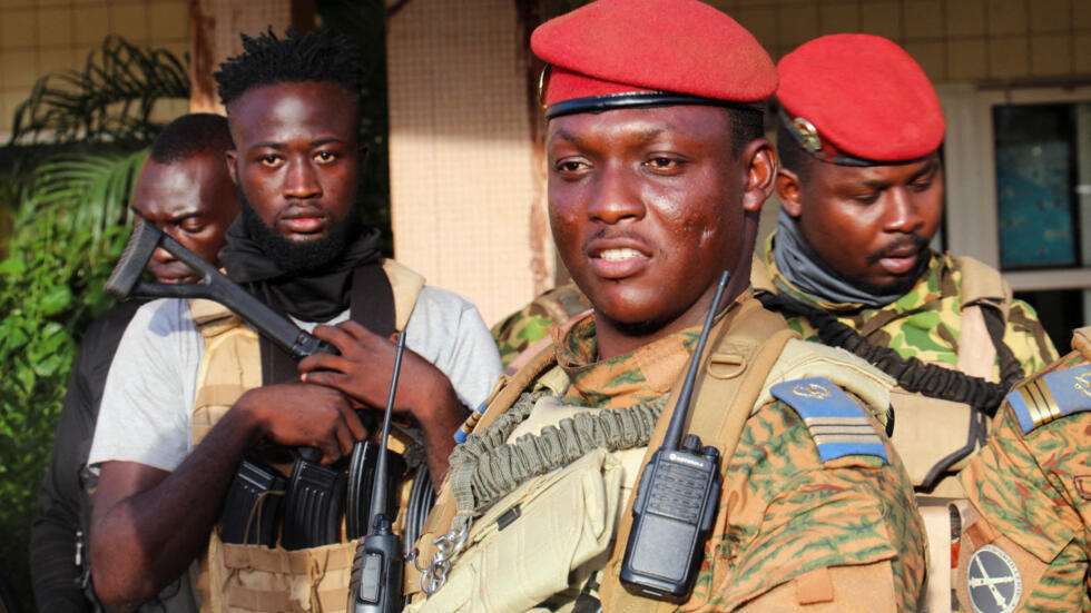 Tentative de coup d'État déjouée au Burkina Faso: quatre officiers interpellés, deux recherchés