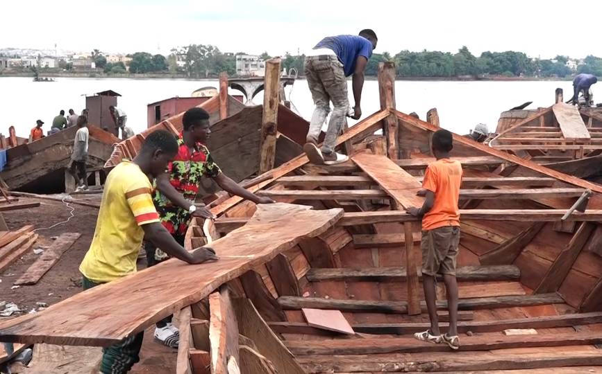 Business autour de la Migration irrégulière : des pirogues fabriquées et vendues entre 8 et 13 millions FCFA