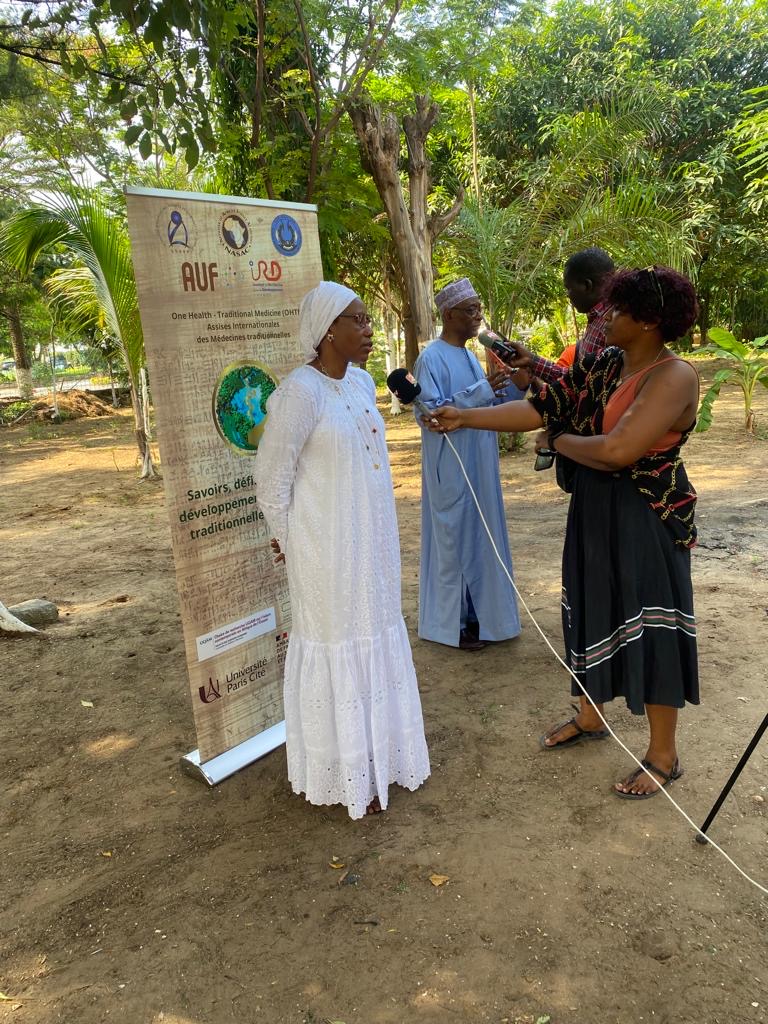 L’Ucad, l’IRD et l’AUF mettent en place un réseau pour valoriser la médecine traditionnelle au Sénégal