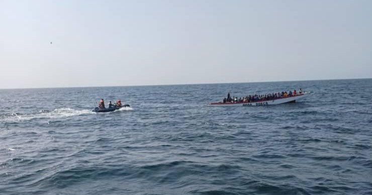 Deux pirogues parties de Kayar et Kafountine secourues à Dakhla