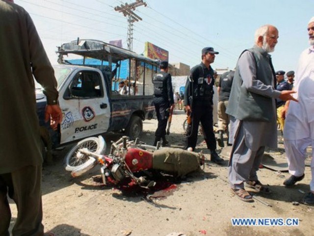 Pakistan: au moins deux policiers tués
