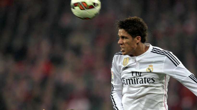 Real Madrid : une offre de 54 M€ arrive pour Varane !