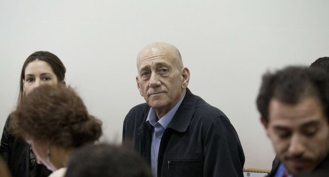 Israël : l’ex-premier ministre Ehud Olmert reconnu coupable de corruption