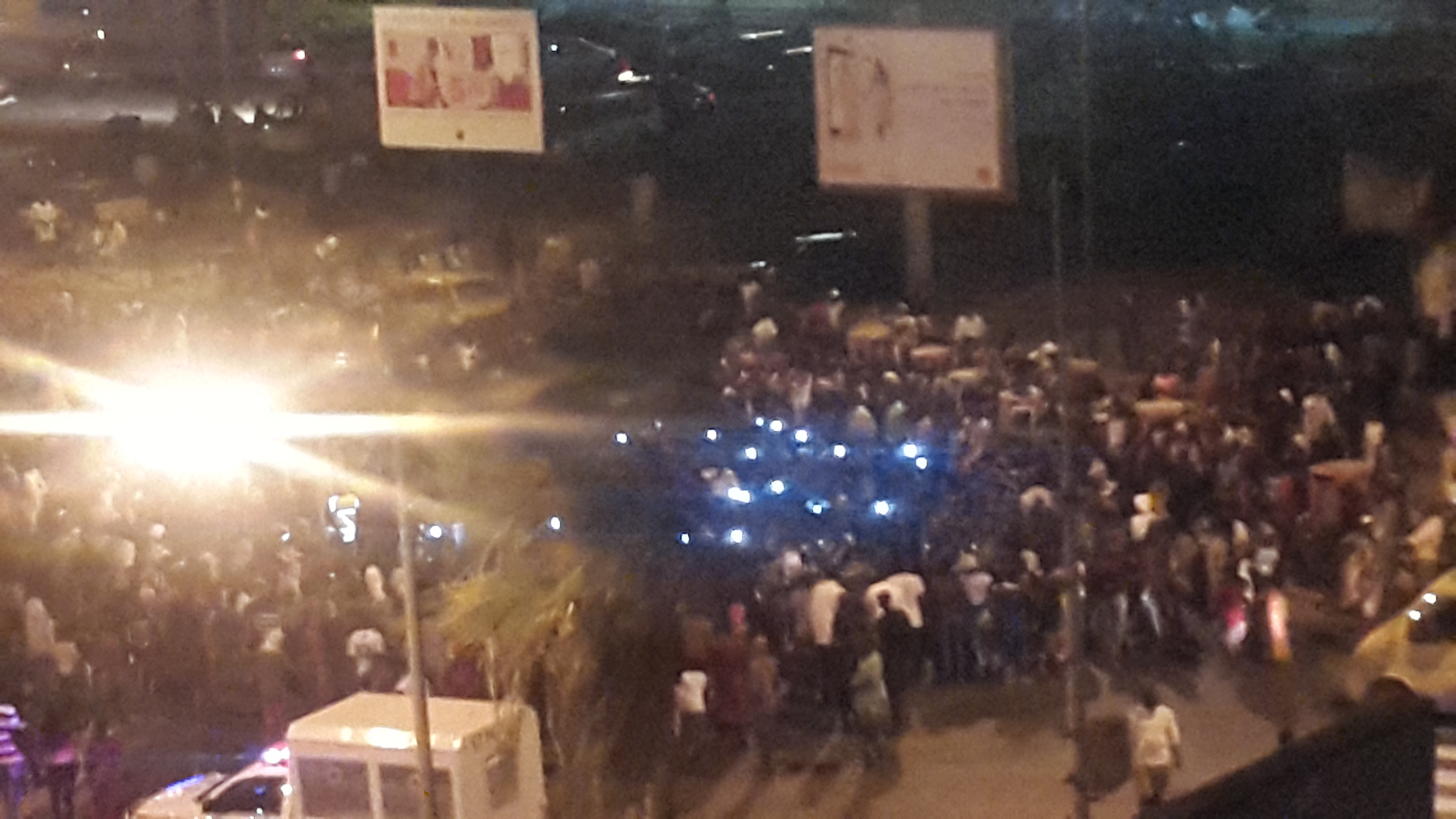 Retraite aux flambeaux: Rond point jet d'eau point d'attraction (PHOTOS)