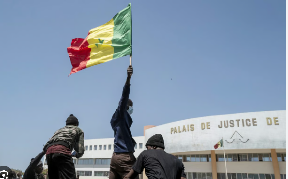 Du n'importe quoi ! La chronique de KACCOR sur les prisonniers politiques au Sénégal