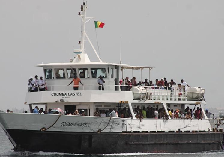 Liaison maritime Dakar-Gorée: grosse frayeur dans la chaloupe Coumba Castel, tous les passagers évacués