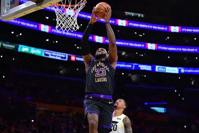 LeBron James dépasse la barre des 39.000 points en NBA