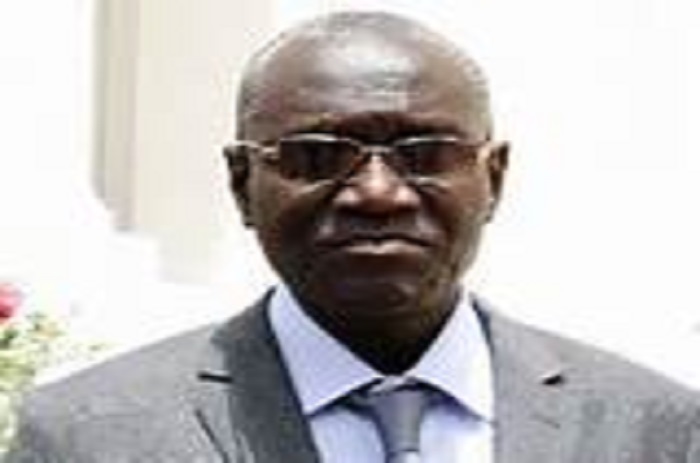 Mansour Sy tresse des lauriers à Aminata Tall