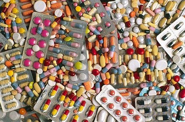 La fondation Chirac sensibilise sur le danger des faux médicaments