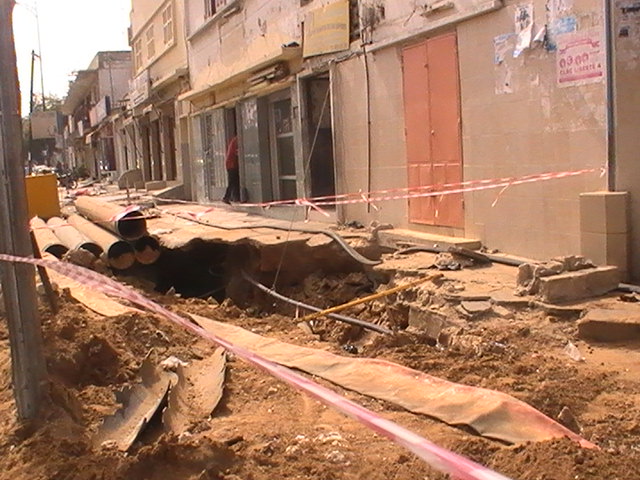 Images Alerte effondrement à Castor:  Une maison menace ruine