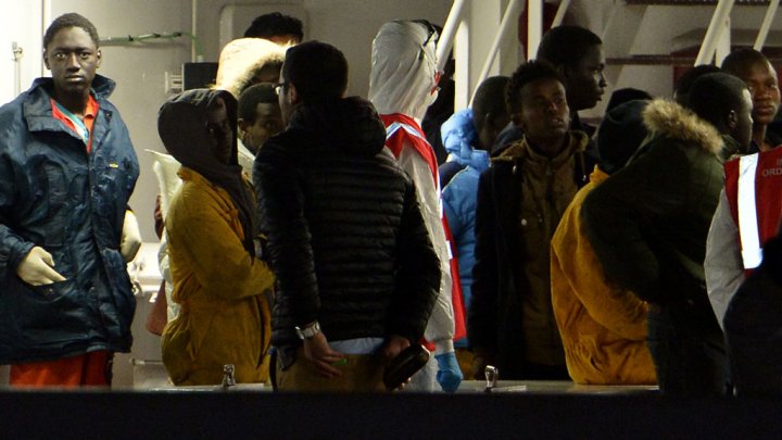 Les survivants du naufrage de dimanche sont arrivés en Sicile, le capitaine arrêté