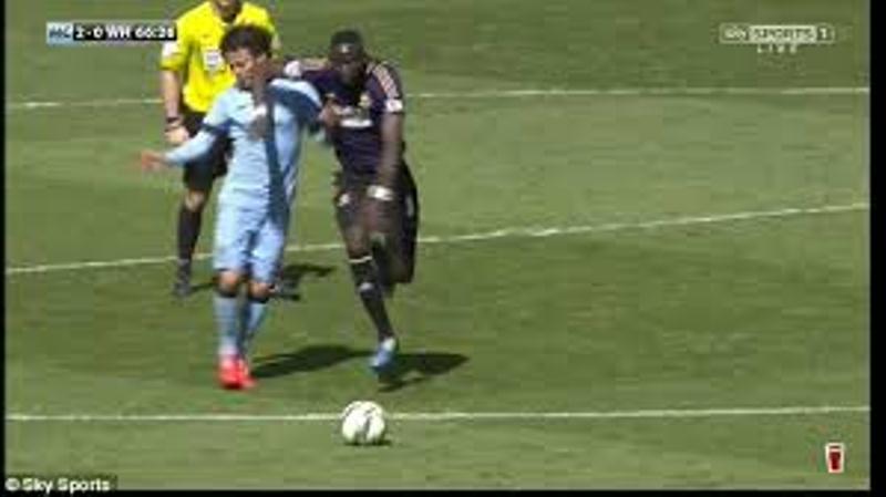 Cheikh Kouyaté présente ses excuses à David Silva: «Je suis vraiment désolé»