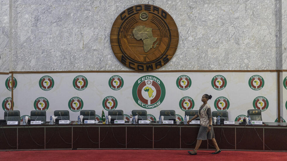 Le sommet de la Cédéao s’ouvre à Abuja avec le Niger et les sanctions au cœur des discussions