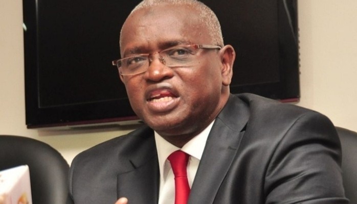 Abdou Latif Coulibaly flingue les enseignants sur les réseaux sociaux