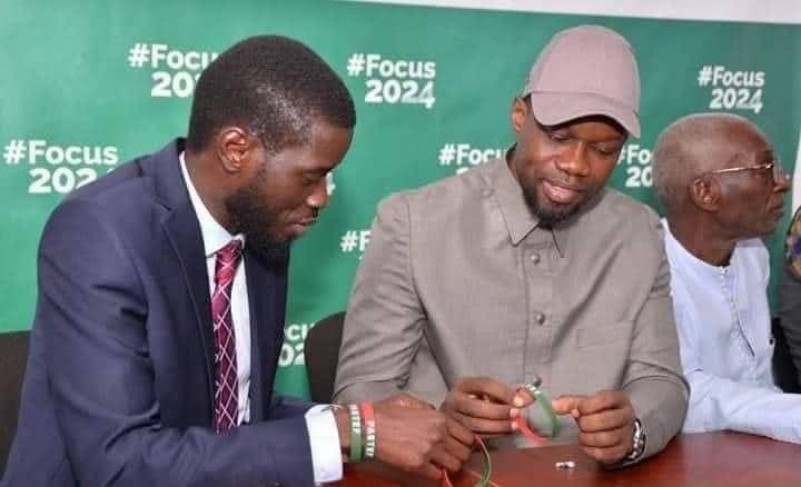 Ousmane Sonko et Bassirou Diomaye Faye ont déposé leurs dossiers de candidature au Conseil constitutionnel