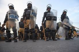 Pakistan: cinq policiers ont été tués par une bombe