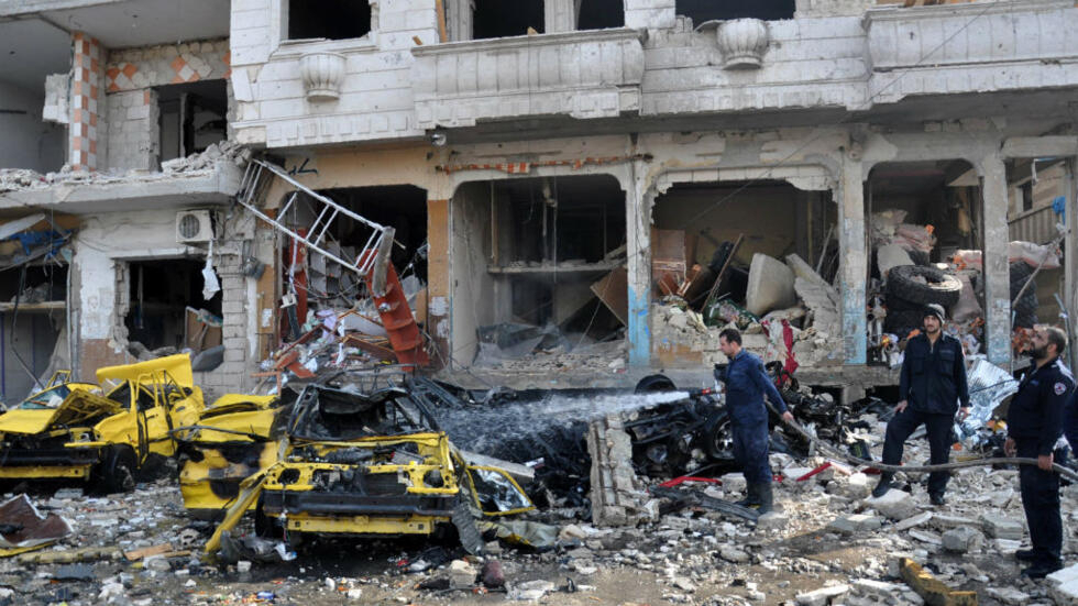 Etat islamique en Syrie : au moins 14 combattants pro-régime tués, lors d'une attaque contre un bus militaire dans le désert (OSDH)