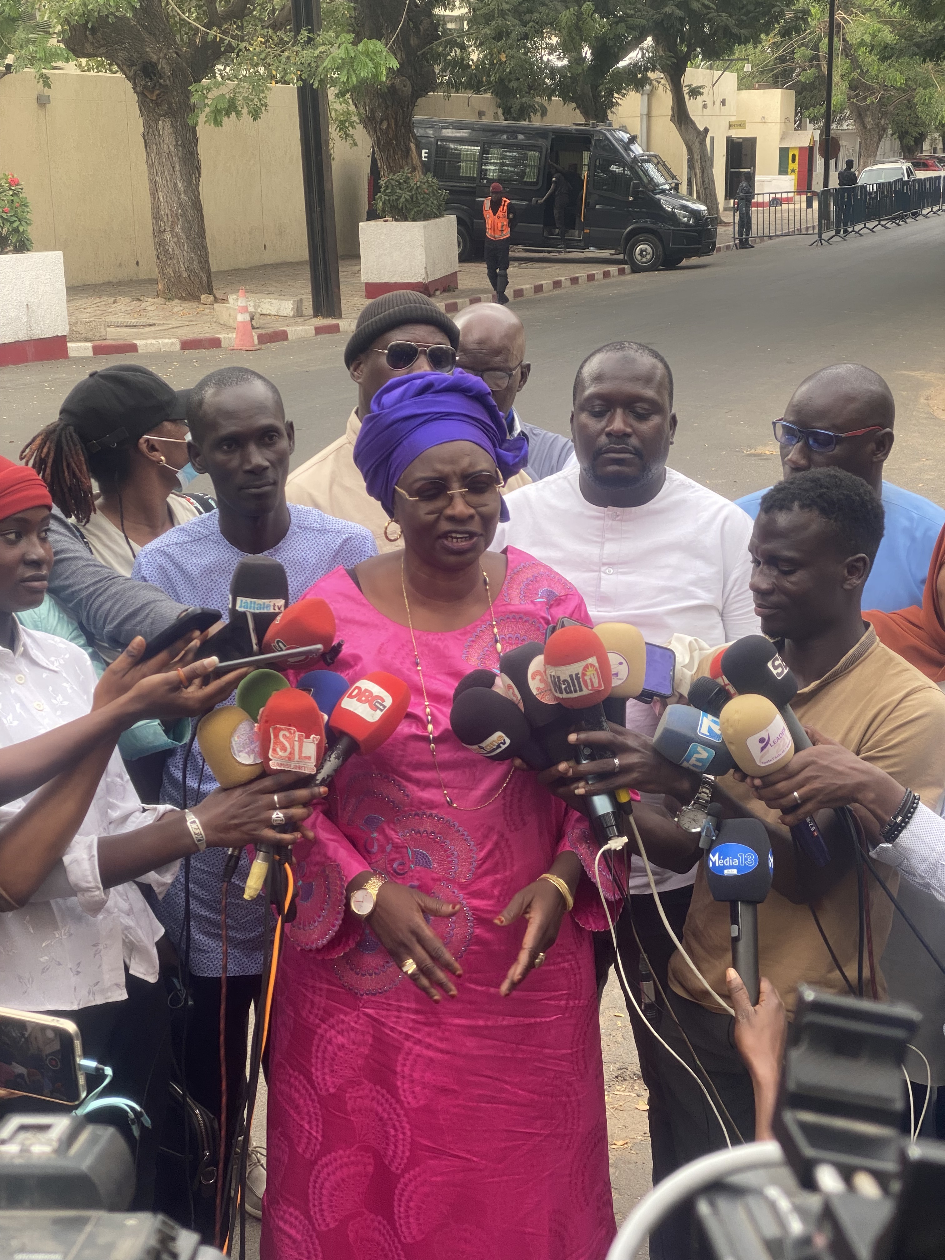 Aminata Touré invalidée affirme: « nous allons nous battre et participer à la campagne électorale pour le départ de ce régime »