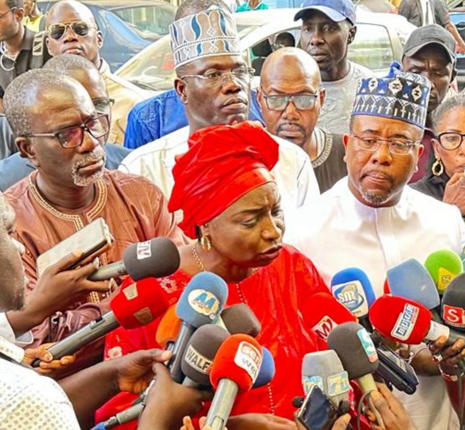 Le Collectif de la quarantaine de candidats aux dossiers de parrainage adresse une lettre à Macky Sall 