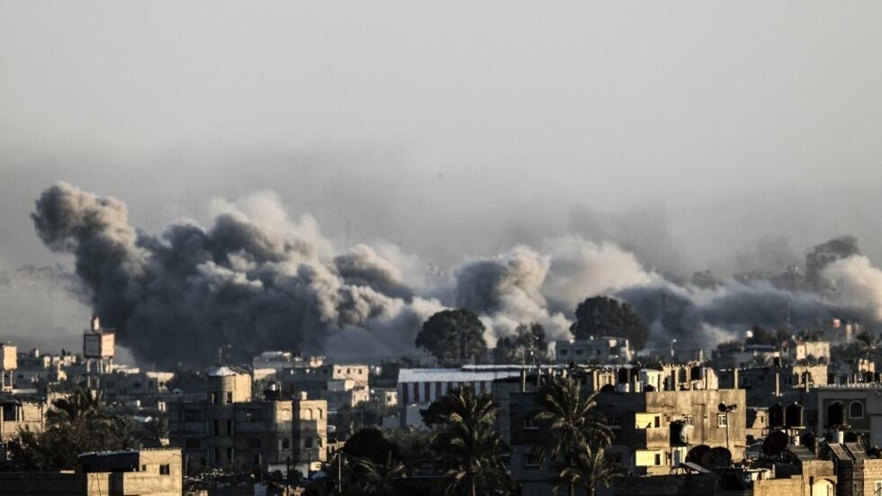 Bande de Gaza: pilonnée par Israël, la ville de Khan Younès à feu et à sang