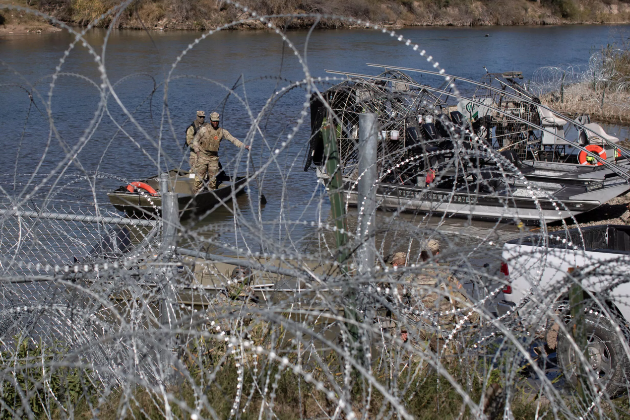 États-Unis: bras de fer tendu entre le Texas et les autorités fédérales sur la crise migratoire