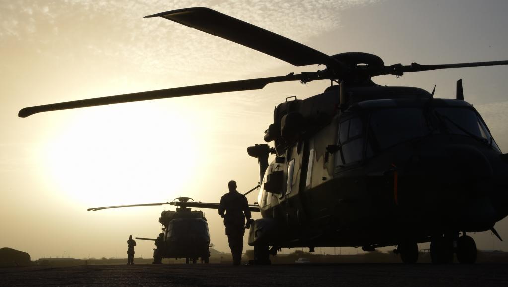 Des hélicoptères de l'armée française photographiés en janvier 2015 à Goa, au Mali. AFP PHOTO / DOMINIQUE FAGET