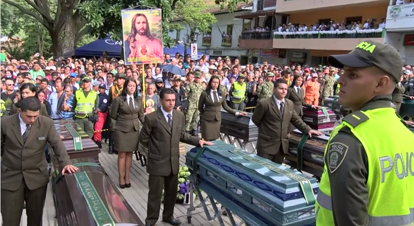 Obsèques collectives hier en Colombie après l'éboulement qui a fait plus de 80 morts