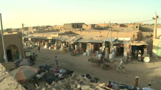 Une vue de Tombouctou, l'une des villes du nord du Mali que se disputent l'armée et les rebelles.