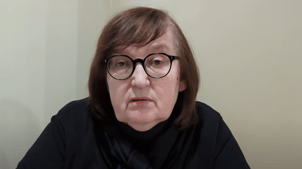 Mort de Navalny: la mère de l'opposant accuse la Russie de vouloir l'enterrer secrètement