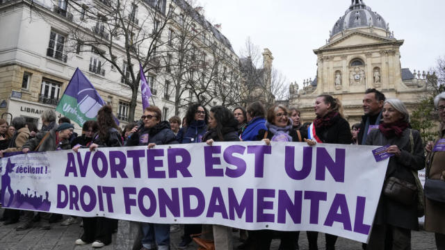 La France s'apprête à devenir le premier pays au monde à inscrire l'IVG dans sa Constitution