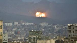 L'Arabie Saoudite et une coalition de pays arabes mènent des bombardements aériens depuis mars contre les rebelles chiites au Yemen.